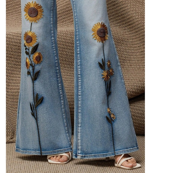 Boho Light Wash Floral Embroidered Wide leg Denim Jeans - Picture 6 of 6